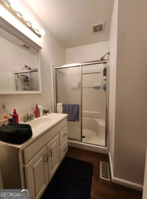 Bath - 352 S Dugger Ave, Roberta, GA 31078 photo 4 of 5