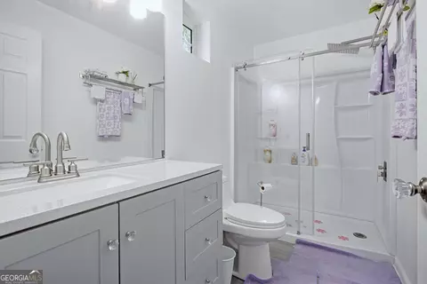 Bath - 935 Lakeside Cir, Covington, GA 30016 photo 1 of 2