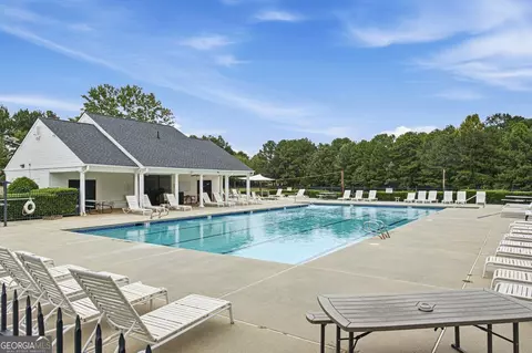 Exterior - 935 Lakeside Cir, Covington, GA 30016 photo 5 of 8