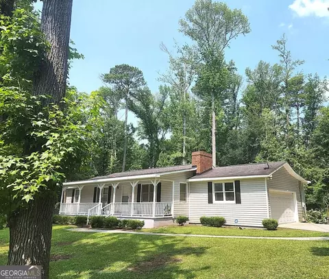 1129 Sandy Beach Dr, Macon, GA 31220
