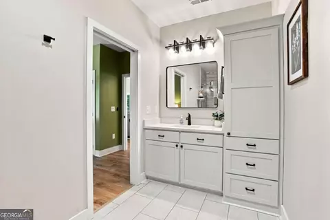 Bath - 1608 Thompson Ln, Jasper, GA 30143 photo 6 of 8