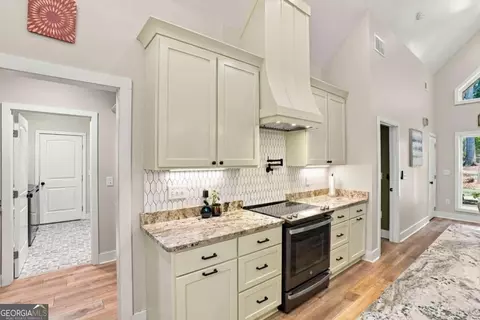Entry Way - 1608 Thompson Ln, Jasper, GA 30143 photo 1 of 3