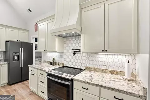 Kitchen - 1608 Thompson Ln, Jasper, GA 30143 photo 1 of 6