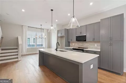989 Bibbs Cir NW #24, Atlanta, GA 30318
