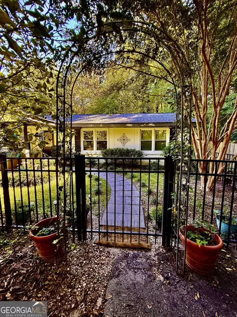 511 Allen Dr, Lawrenceville, GA 30043