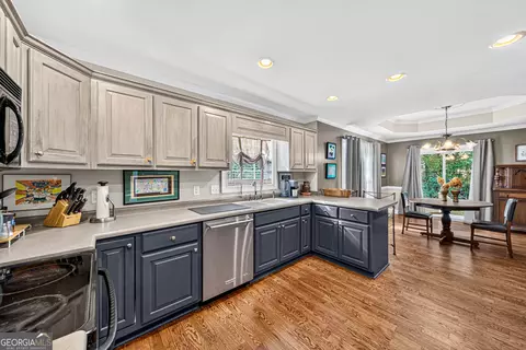 Kitchen - 223 Stonebrook Dr, Demorest, GA 30535 photo 3 of 6