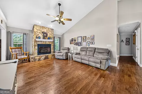 Living - 223 Stonebrook Dr, Demorest, GA 30535 photo 2 of 2