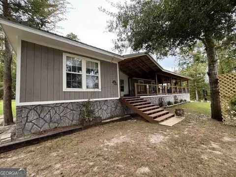 281 Bluff Rd, Hazlehurst, GA 31539
