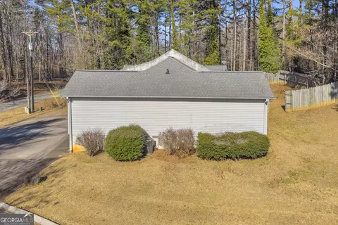 Exterior - 688738748 Black Mountain Rd, Toccoa, GA 30577 photo 3 of 7