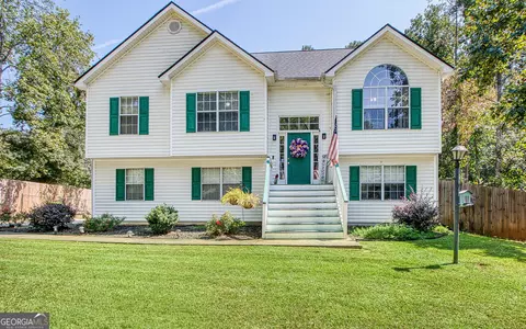 50 Happy Valley Estates Dr, Newnan, GA 30263
