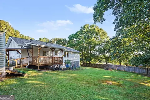 Exterior - 1204 Ridgecrest Dr, Winder, GA 30680 photo 4 of 6