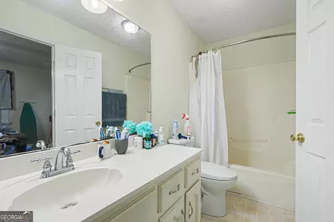 Bath - 1204 Ridgecrest Dr, Winder, GA 30680 photo 4 of 4