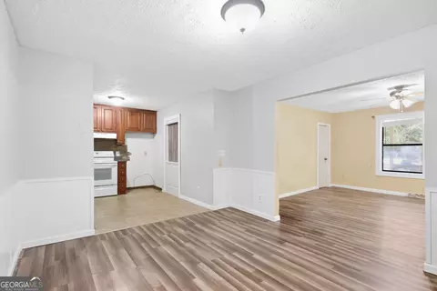 Living - 404 Stancil Dr, Toccoa, GA 30577 photo 4 of 4