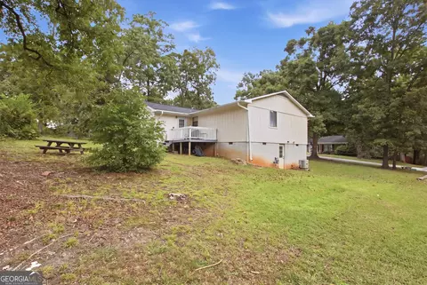 Exterior - 404 Stancil Dr, Toccoa, GA 30577 photo 4 of 11
