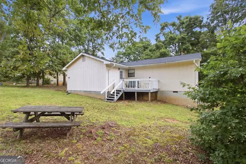 Exterior - 404 Stancil Dr, Toccoa, GA 30577 photo 1 of 11