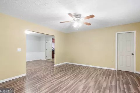 Living - 404 Stancil Dr, Toccoa, GA 30577 photo 2 of 4