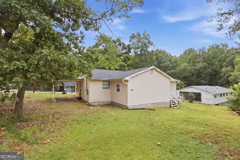 Exterior - 404 Stancil Dr, Toccoa, GA 30577 photo 2 of 11