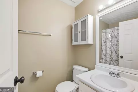 Bath - 404 Stancil Dr, Toccoa, GA 30577 photo 1 of 2