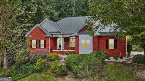1821 Wesleyan Ln, Loganville, GA 30052