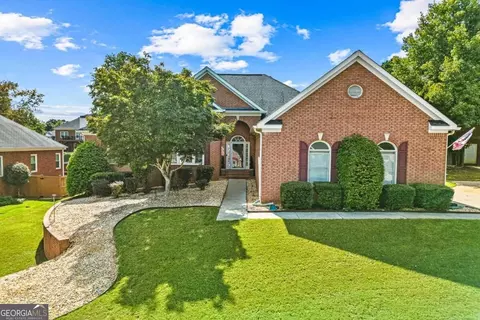 1130 Lewis Ridge Cir, Lawrenceville, GA 30045