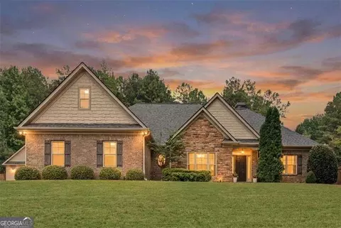 32 Meadow View Gln, Newnan, GA 30265