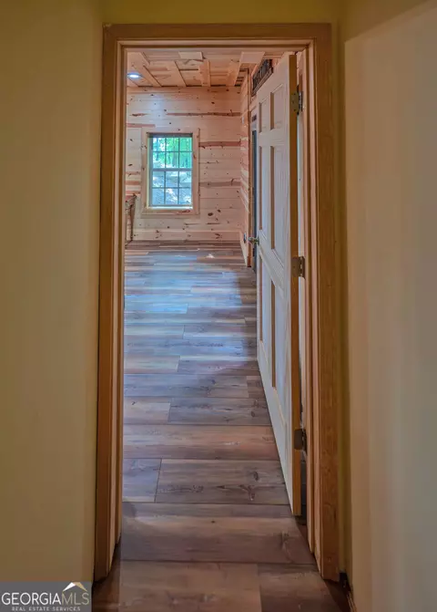 Entry Way - 315 Skyview Cir, Clarkesville, GA 30523 photo 2 of 3