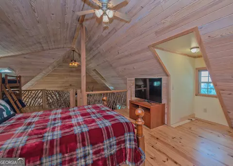 Bedroom - 315 Skyview Cir, Clarkesville, GA 30523 photo 4 of 6
