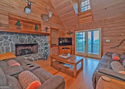 Living - 315 Skyview Cir, Clarkesville, GA 30523 photo 1 of 2