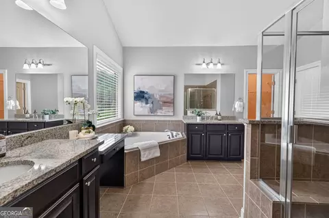 Bath - 2720 Cogburn Ln, Milton, GA 30004 photo 1 of 8