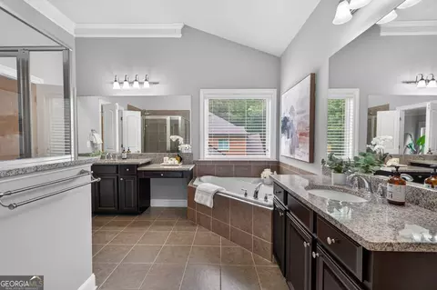 Bath - 2720 Cogburn Ln, Milton, GA 30004 photo 2 of 8