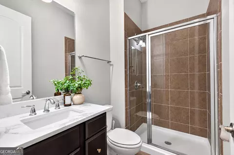 Bath - 2720 Cogburn Ln, Milton, GA 30004 photo 8 of 8