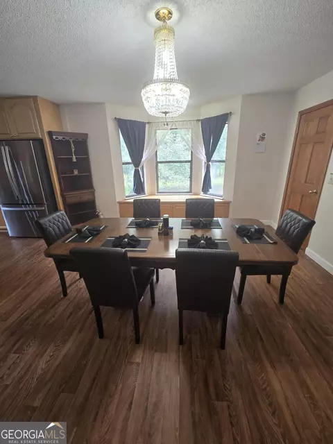 Dining - 1277 Bob Hammond Rd, Dublin, GA 31021 photo 1 of 2