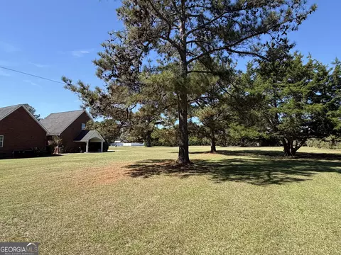 Exterior - 231 Broad Meadows Rd, Dublin, GA 31021 photo 9 of 13