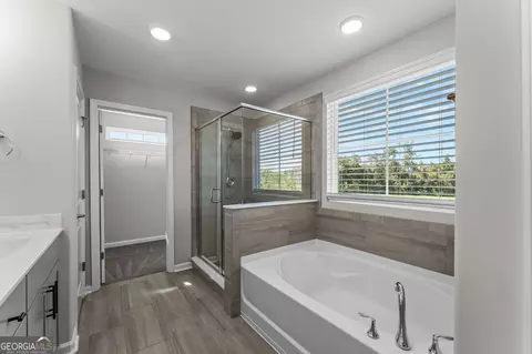 Bath - 273 Harmony Blvd, Pooler, GA 31322 photo 3 of 6