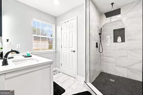 Bath - 45 Ridge Pointe Dr, Covington, GA 30016 photo 2 of 5