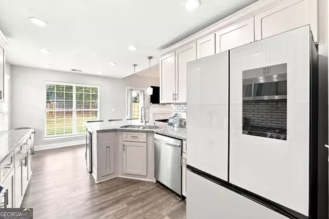 Kitchen - 45 Ridge Pointe Dr, Covington, GA 30016 photo 4 of 6