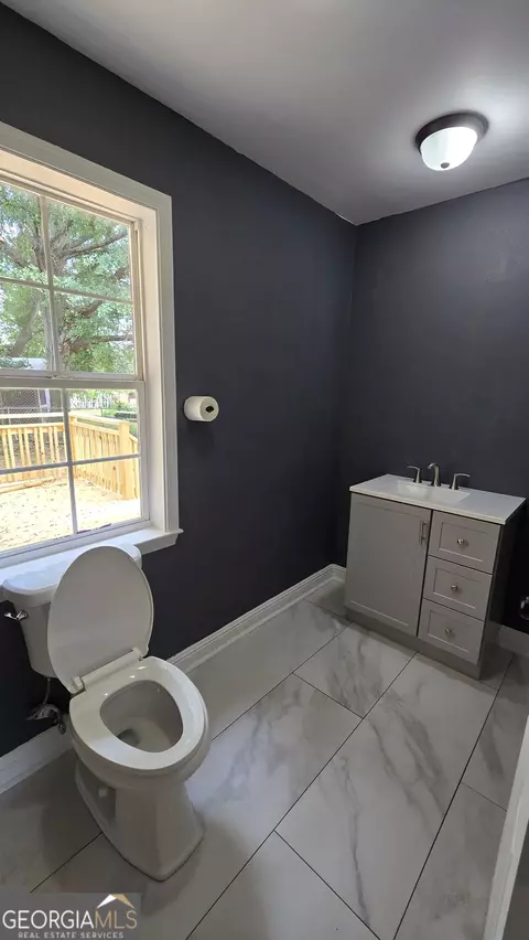 Bath - 109 Meadowcliff Cir, Warner Robins, GA 31093 photo 1 of 4