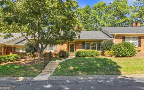 6381 E Deerhollow Way, Peachtree Corners, GA 30092