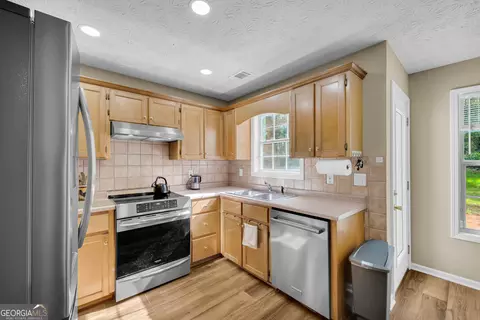 Kitchen - 80 Berkshire Keep, Covington, GA 30016 photo 2 of 7