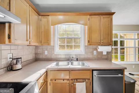Kitchen - 80 Berkshire Keep, Covington, GA 30016 photo 5 of 7