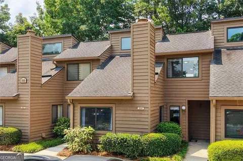 304 Parkaire Xing, Marietta, GA 30068