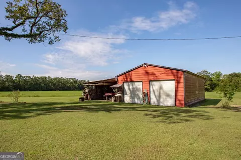 Exterior - 8184 Clark Rd, Blackshear, GA 31516 photo 7 of 15