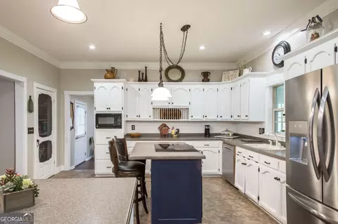 Kitchen - 8184 Clark Rd, Blackshear, GA 31516 photo 2 of 6