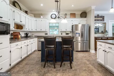 Kitchen - 8184 Clark Rd, Blackshear, GA 31516 photo 3 of 6