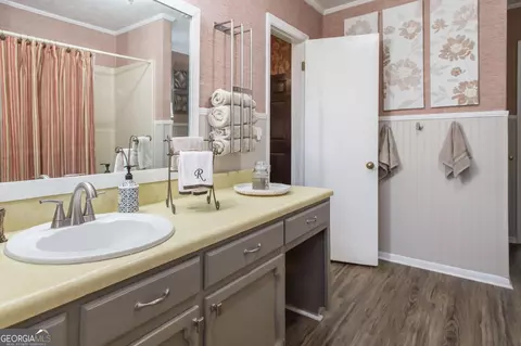 Bath - 8184 Clark Rd, Blackshear, GA 31516 photo 5 of 7