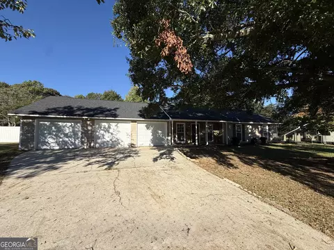 Exterior - 201 Merrill Dr, Lagrange, GA 30241 photo 2 of 7
