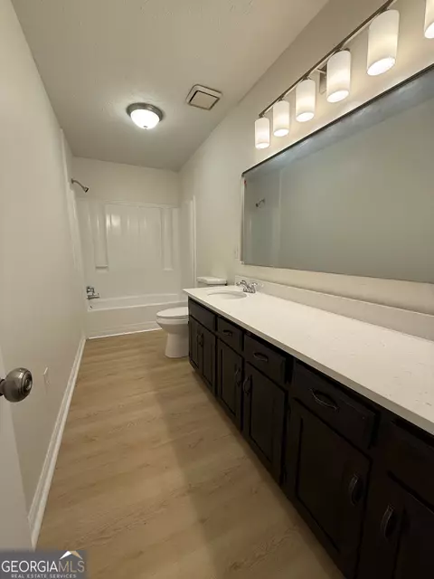 Bath - 201 Merrill Dr, Lagrange, GA 30241 photo 1 of 3