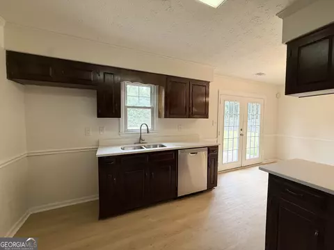 Kitchen - 201 Merrill Dr, Lagrange, GA 30241 photo 4 of 6
