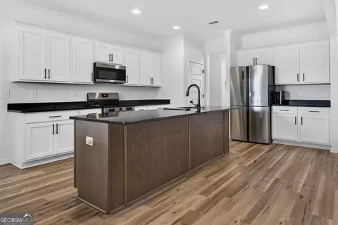 Kitchen - 766 Jackson Dr, Thomaston, GA 30286 photo 2 of 3