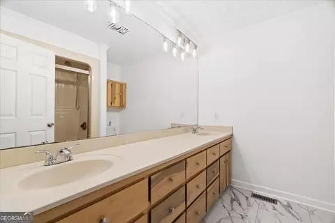 Bath - Undisclosed, Calhoun, GA 30701 photo 1 of 2
